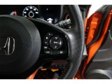 Hondaセンシングの機能のひとつ、アダプティブクルーズコントロール付!アクセルから足を離しても設定したスピードと前車との車間を保ち走行してくれます!車線維持もアシスト☆高速道路で疲労軽減ですね☆