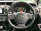 インテリアに合わせたデザインのステアリングは、運転される方のことも考え、運転しやすい形状、大きさです。是非一度、実際に触ってお確かめください。
