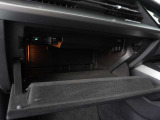 ご納車前に行います点検100項目におきまして、専用のテスターやツールを用いて細かな診断を行います。