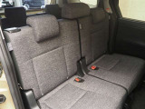 ゆとりある広々とした車内空間は、ドライブを始め買い物やレジャーなど、幅広く活躍します。1人でもみんなとでもお出かけを楽しみましょう!
