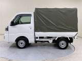 荷台幌付き車両です。荷台の荷物が雨などで濡れなくなっています。
