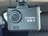 ◆【ドライブレコーダー】映像・音声などを記録する自動車用の装置です。もしもの事故の際の記録はもちろん、旅行の際の思い出としてドライブの映像を楽しむことができます。