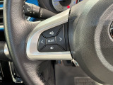 ステアリングにオーディオ操作スイッチが付いています。オーディオ画面に直接タッチしなくても操作が出来ますので、運転に集中できます。