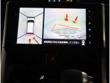 パノラミックビューモニター装備!バックビュー/車両に取り付けたフロント、サイド、バックカメラの映像を合成して画面上に表示させることで、バックするときにはアシストラインし、車庫入れや縦列駐車をサポート。