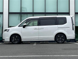 【左】当社基準による調査の結果、修復歴車と判断された車両は一部店舗を除き、販売を行なっておりません。万一、納車時に修復歴があった場合にはご契約の解除等に応じます。