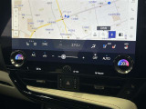 オートエアコンは温度を設定するだけで、自動で風量などを設定してくれます。運転しながら操作も必要ないので、安全性も向上します。