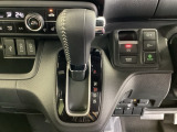 発進時から滑らかに加速する無段階変速のCVTはストップ&ゴーの多い街の中も快適です