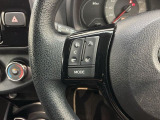 ステアリングにオーディオ操作スイッチが付いています。オーディオ画面に直接タッチしなくても操作が出来ますので、運転に集中できます。