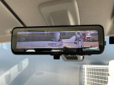 スマートルームミラーで後ろの景色もモニター表示♪車内が荷物でいっぱいでも見られますので便利ですね