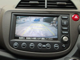 バックカメラの画像です。ガイドラインがスムースな車庫入れをサポートいたします!車庫入れの安心感がアップしますね☆