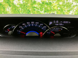 視認性の高いメーターで、運転状況をしっかり把握できます。必要な情報を一目で確認できるので、安全運転をサポートします。