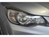 LEDヘッドライトで夜間の運転も安心です。