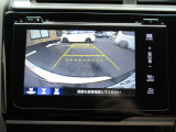 バックカメラももちろんついておりますので車庫入れの安心感がアップしますね!