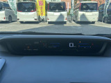 メーターまわりも鮮やかに照らし出され、デザイン、安全性ともにバッチリですね♪