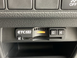 ETC2.0が標準装備です。高速道路の渋滞情報や静止画像提供などをナビとリンクして画面でお知らせします。また、高速道路の一時退出対象インターでは料金据え置きで一時退出もできます