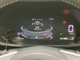 視認性の高いメーター類は、運転に必要な情報を的確に伝えます。運転状況を把握しやすく、安全運転をサポートします。