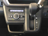 温度を設定すれば、自動で車内の温度管理をしてくれる優れものです♪ATミッションで運転楽々