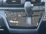 タッチパネル感覚のオシャレなエアコンスイッチ☆操作もカンタンで使いやすい♪