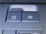 電動パーキングブレーキを装備しております。