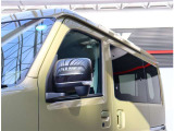 【車屋】として、長く車業界に従事した経験豊富なスタッフが多数在籍しております。