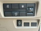 いつでも安心して運転できるようドライバーをサポートしてくれるうれしい機能充実です。