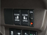◆両側電動スライドドア◆狭い駐車場でも乗り降りが楽々♪お子様が隣の車にドアを当ててしまう心配もございません!小さなお子様連れの方もこれで安心。