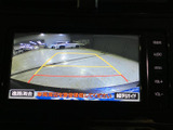 後方確認をサポートするモニターで、安全な運転を支援。狭い道や駐車時も、周囲の状況をしっかり確認できます。運転初心者の方にもおすすめです。