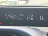 視認性の高いメーター類で、運転に必要な情報をしっかり確認できます。燃費や走行距離など、必要な情報が一目でわかります。運転に集中できる環境です。