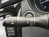 雨天時でもクリアな視界を確保できるワイパーレバー。操作も簡単で、安全運転をサポートします。快適なドライブ環境を維持できます。