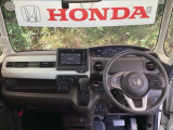 フロントガラスが大きく、ワイドな視界で運転もしやすくなるように、設計されています。