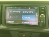 ラジオやCD、SDカードなど、様々なメディアに対応。お好みの音楽で快適なドライブを楽しめます。