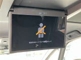 長距離ドライブや小さいお子様には嬉しい後席モニターも付いてます♪