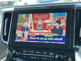 停車中にTVや動画を楽しめる機能は、休憩時間の良いお供に。家族や友人と快適な時間を過ごせます。