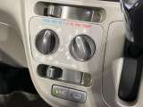 寒い冬も暑い夏も全席に快適な空調を届けてくれる、ダイヤル式エアコンを装備♪