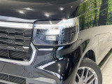 【LEDヘッドライト】悪天候や夜間走行時も良好な視界を確保し安心して運転できる高輝度LEDヘッドライトを装備!点灯速度が早く、消費電力も抑えられています。