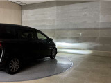 LEDヘッドランプです。十分な明るさを保ちつつも消費電力が少なく、バルブ寿命も長いのが特徴です。瞬時にMAXの光量を発揮するのもLEDならではです。☆LEDフォグランプも装備☆