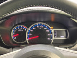 視認性の高いメーターで、運転に必要な情報を的確に把握できます。洗練されたデザインが、運転をより楽しくします。必要な情報だけが表示されるので、運転に集中できます。