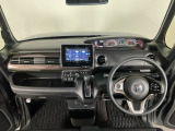 【前方視界】開放的な前方視界!運転がしやすく疲れにくいです♪窓が大きく、見通しがとっても良いおクルマですよ♪