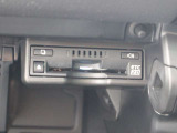 広がる運転支援サービスETC2.0搭載。全国の高速道路に設置されたITSスポットと双方向通信を図り、広域な道路交通情報や安全運転をサポートする情報を得て、音声やナビ画面上にタイムリーにお知らせします。
