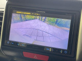 【バックカメラ】駐車時に後方がリアルタイム映像で確認できます。大型商業施設や立体駐車場での駐車時や、夜間のバック時に大活躍!運転スキルに関わらず、今や必須となった装備のひとつです!