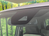 【三菱e-Assist】走行中に前方の車両等を認識し、衝突しそうな時は警報とブレーキで衝突回避と被害軽減をアシスト。より安全にドライブをお楽しみいただけます。