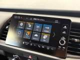 ナビのオーディオソース画面です!ラジオやBluetoothなど、さまざまな音楽ソースを選択して楽しめます。お好みの音楽を聴きながら、毎日の通勤からロングドライブまで快適にお過ごしいただけます。