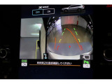後退時にはナビ画面に後方の映像とアシストラインが表示されます!