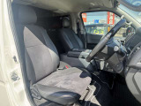 自社認証工場を完備しておりますので、納車前の車検・整備や、アフターメンテナスもばっちりですので、安心して当社にお任せ下さい。また、当社にて車輌ご成約のお客様はオイル交換永久無料のサービス付きです!また