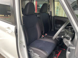 運転席もゆったりとお座り頂けます。