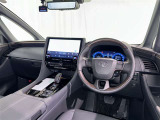 上質で落ち着いた印象のインパネ。視界も広々で運転しやすいです。