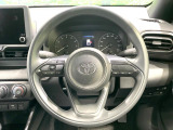 インテリアに合わせたデザインのステアリングは、運転される方のことも考え、運転しやすい形状、大きさです。是非一度、実際に触ってお確かめください。