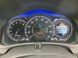 視認性の高いメーター類が、運転に必要な情報を的確にお知らせします。落ち着いた空間で運転に集中できます。