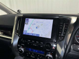 ナビゲーション付です。 ナビがあると便利、ラクラク何処でもいけます。 ナビが有るのと無いのとでは大きな違いですね。