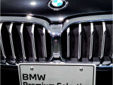 【キドニーグリル】BMWは約90年もの間、ほぼ全ての車両にひと目でBMWだと分かるこの特徴的なフロントグリルが備えられ、デザイン・アイコンとして親しまれてきました。